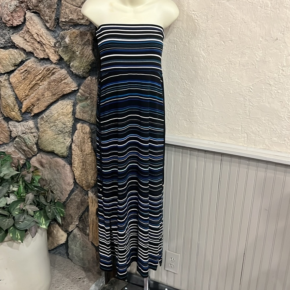 White House Black Market Blue and White Strapless Sheath Dress